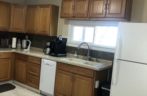 Saratoga House | Cozy And Pet-Friendly!