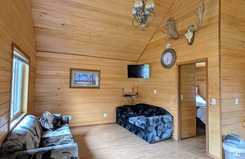 Regional District of Fraser-Fort George Cabin | Cozy and Relaxing Getaway Cabin #7
