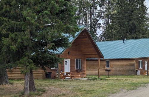 Regional District of Fraser-Fort George Apartment | Cozy and Relaxing Getaway Cabins 16