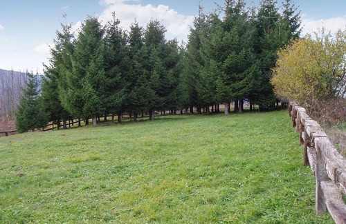 Presika Apartment | Cozy and rustic vacation apartment in a rustic wooden house with very spacious natural plot.