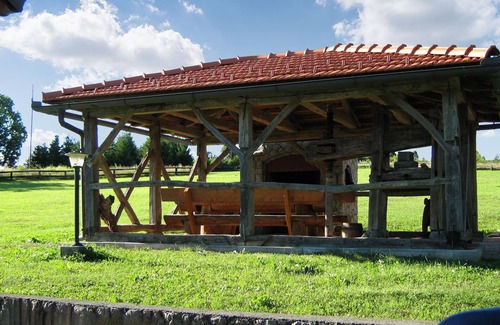 Presika Apartment | Cozy and rustic vacation apartment in a rustic wooden house with very spacious natural plot.