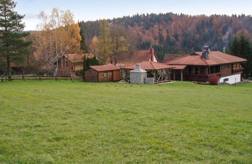 Presika Apartment | Cozy and rustic vacation apartment in a rustic wooden house with very spacious natural plot.