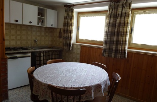 Villeneuve Apartment | Cozy apartment - central entrance to the Gran Paradiso valleys