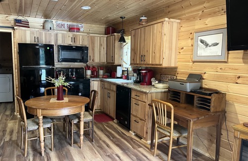 Mid America Apartment | Cozy apartment in Country setting. Close to Lake Hamilton and Hot Springs.