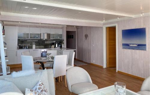 Ulstein Municipality Apartment | Cozy Apartment In Gurskøy With Sauna
