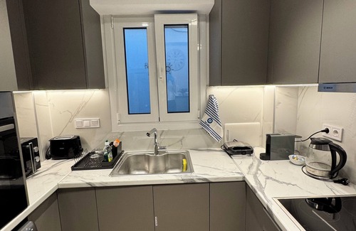Glyfada Apartment | Cozy apartment in lovely Glyfáda with WiFi, AC