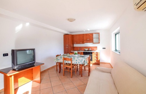 Portigliola Apartment | Cozy apartment in Portigliola with WiFi