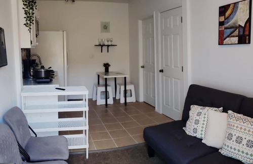 Orlando Apartment | Cozy Apartment in S Orlando, approx. 20 minutes away from Disney and Universal.