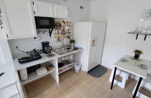 Orlando Apartment | Cozy Apartment in S Orlando, approx. 20 minutes away from Disney and Universal.