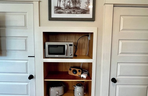 Southern Crossing Apartment | Cozy apartment in wonderful Bend with WiFi, AC