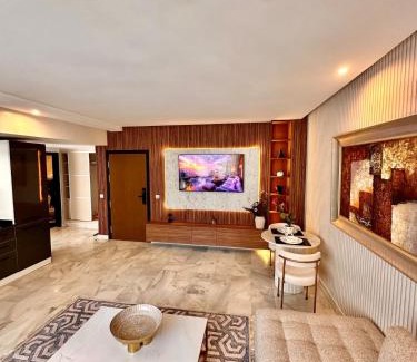 La Corniche Apartment | Cozy apartment near the sea