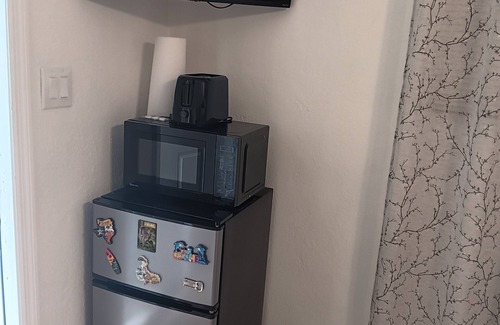 Greenacres Apartment | Cozy apartment in charming West Palm Beach with AC, WiFi