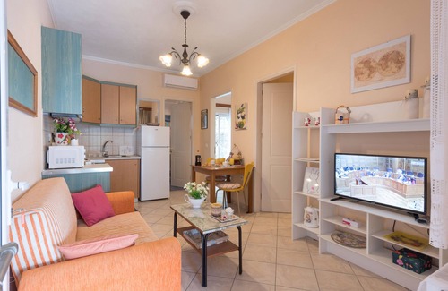 Kontokali House | Cozy Apartment w/swimming pool in olive garden in Corfu