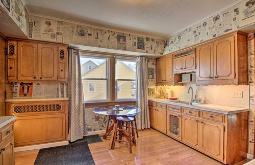 Appleton House | Cozy Appleton Getaway w/Screened-In Porch + Yard!