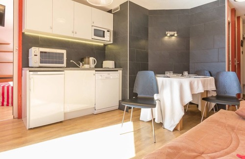 La Rosiere Apartment | Cozy apt, near slopes with free WIFI