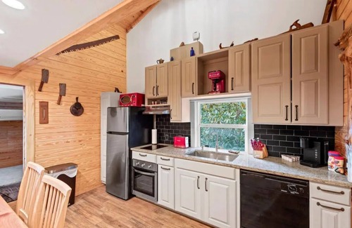Enterprise Apartment | Cozy Apt w/Master BR & 2 Bed Kids Loft. Also- Covered Deck & Covered Parking.