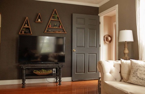 Erie House | Cozy Artists relaxing 5 bedroom + hot tub, sleeps 16+, Erie PA