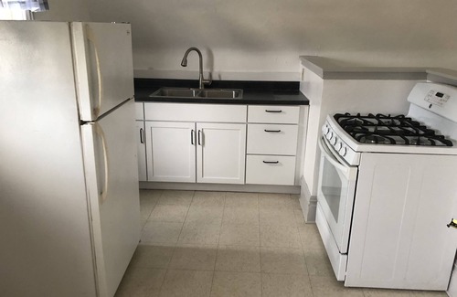 Bay View Apartment | Cozy Bay View Crashpad