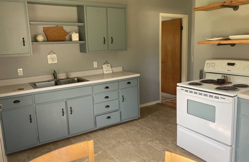 Storm Lake Cottage | Cozy Beach Cottage. Great lake views. Lake access! Sleeps 6 efficiently.