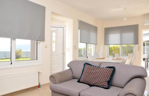 Stylida Villa | Cozy beach home in Faros, Raches