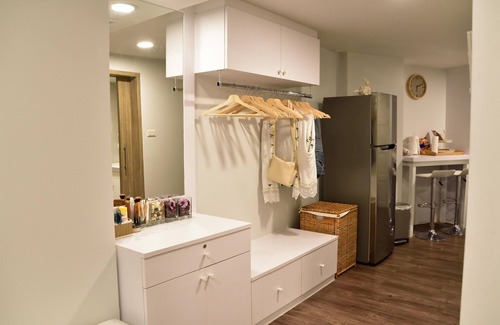 Cha-am Condo | Cozy Beachfront Condo With Jacuzzi On Balcony