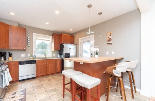 Framingham House | Cozy Boston Homestead : Sleeps 8, Pet Friendly