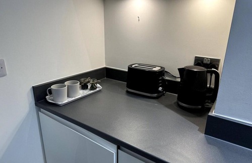 Bracknell Apartment | Cozy Bracknell Apartment With Modern Amenities