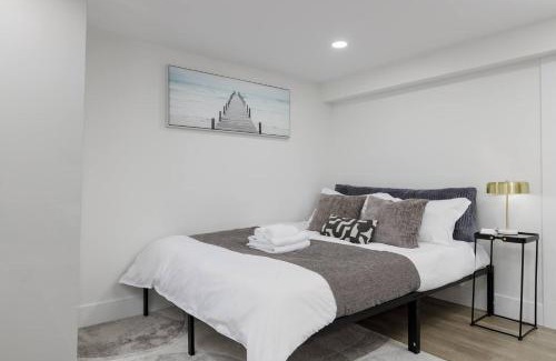 Dunbar House | Cozy Bsmt Suite Near Ubc, Kits, And Dt Vancouver