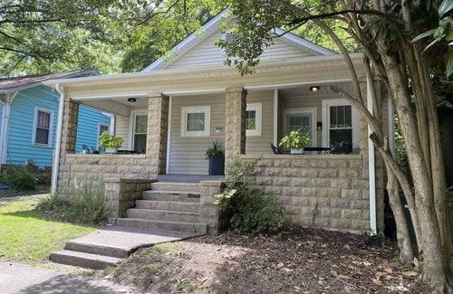 Durham House | Cozy Bungalow in the Heart of Durham, DPAC, Duke
