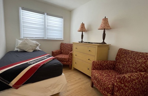 Mono House | Cozy Bungalow Nestled In The Heart Of Hockley Valley 1Hour From Pearson Airport!