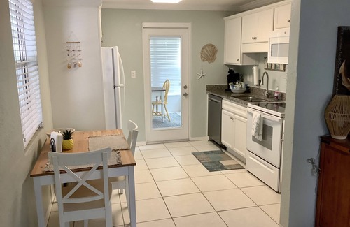 Roberta Heights House | Cozy bungalow with a fenced in yard, 5 minute walk to the beach