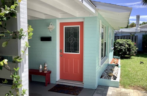 Roberta Heights House | Cozy bungalow with a fenced in yard, 5 minute walk to the beach