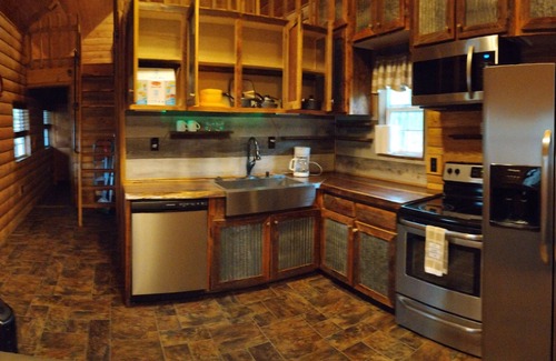 Jamestown Cabin | Cozy Cabin and Campground near Big South Fork National River and Recreation Area