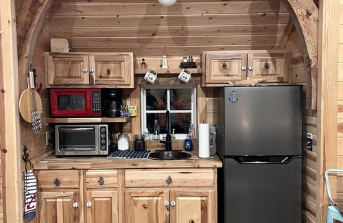 Jenks Cabin | Cozy Cabin, firepit, with 10 acres to roam, private pond and Dock, s’more’s