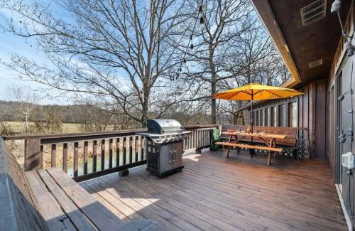 Lobelville House | Cozy Cabin Getaway on Buffalo River with HUGE Patio