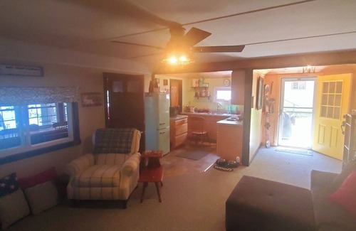 Poultney Cabin | Cozy Cabin Getaway