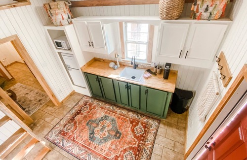 Washington Parish Cabin | Cozy cabin in serene natural setting. Rustic charm with modern amenities!