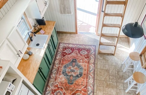 Washington Parish Cabin | Cozy cabin in serene natural setting. Rustic charm with modern amenities!