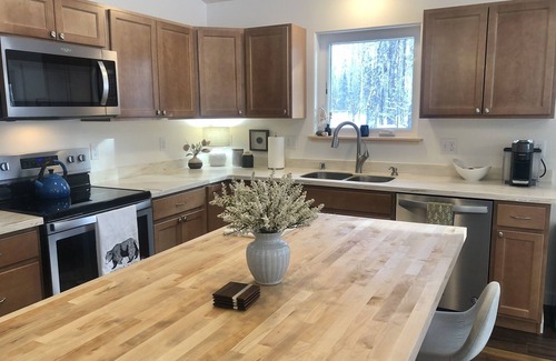Talkeetna House | Cozy Cabin in the Woods