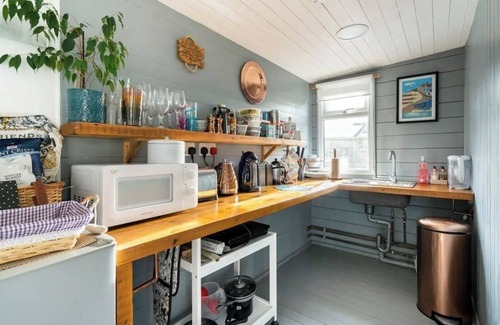 Whitstable Cabin | Cozy cabin in wonderful Seasalter with WiFi, AC