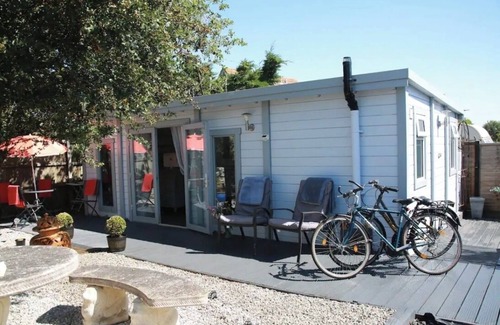 Whitstable Cabin | Cozy cabin in wonderful Seasalter with WiFi, AC