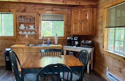 Hillsboro Cabin | Cozy cabin in wonderful Hillsboro with WiFi, AC