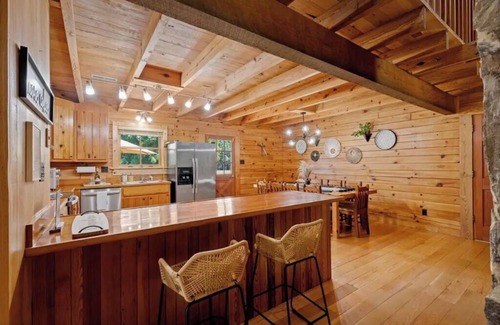 Ampthill Cabin | Cozy Cabin @James River; Live/Work/Play Experience