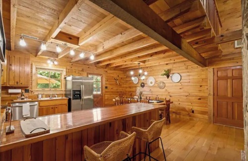 Ampthill Cabin | Cozy Cabin @James River; Live/Work/Play Experience