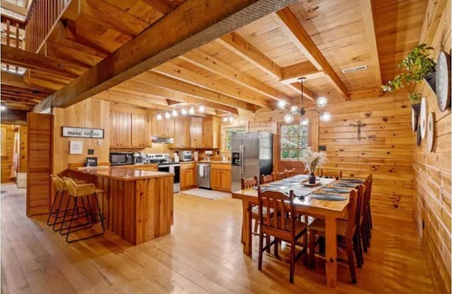 Ampthill Cabin | Cozy Cabin @James River; Live/Work/Play Experience
