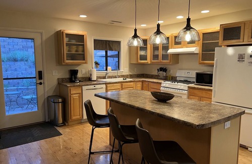 Kachina Village Cabin | Cozy Cabin National Forest Access Flagstaff, Sedona, Grand Canyon