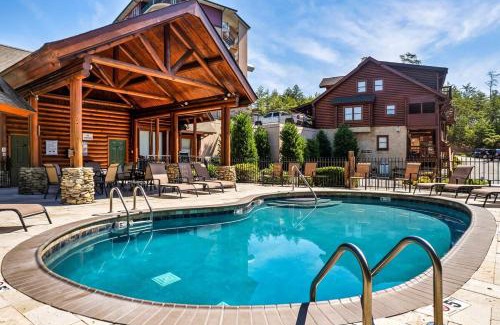 Pigeon Forge House | Cozy Cabin Near Smoky w Resort Pool & Grill