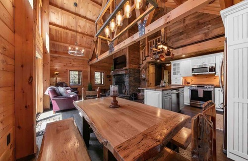 Jewett House | Cozy Cabin Retreat with Hot Tub & Fire Pit