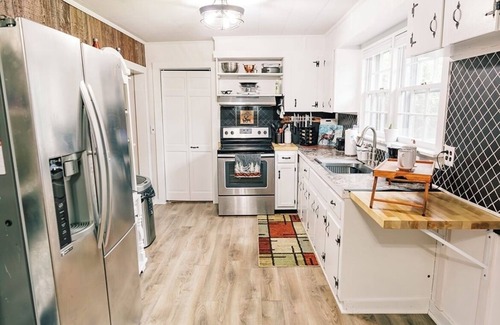 McMinnville Cabin | Cozy Cabin settled in the Foothills of the Cumberland Plateau. Hike,Kayak,fish