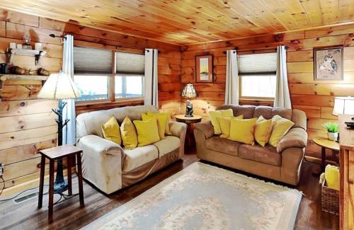 Oakland House | Cozy Cabin